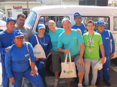 Lojistas são orientados sobre a coleta seletiva do lixo no centro da Capital